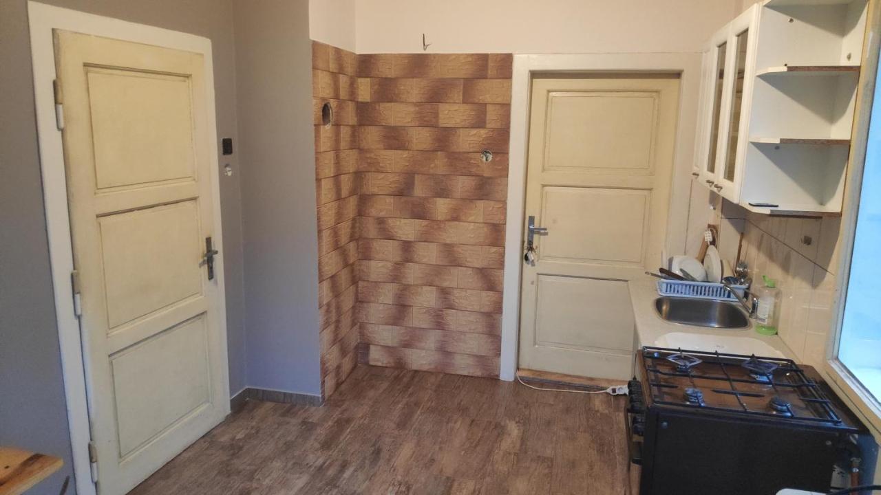 פראג Old Summer House With Renovated Bathroom מראה חיצוני תמונה